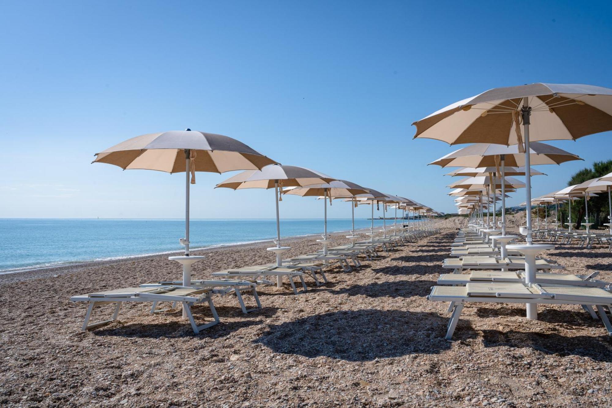 La Risacca Family Camping Village Porto SantʼElpidio Esterno foto