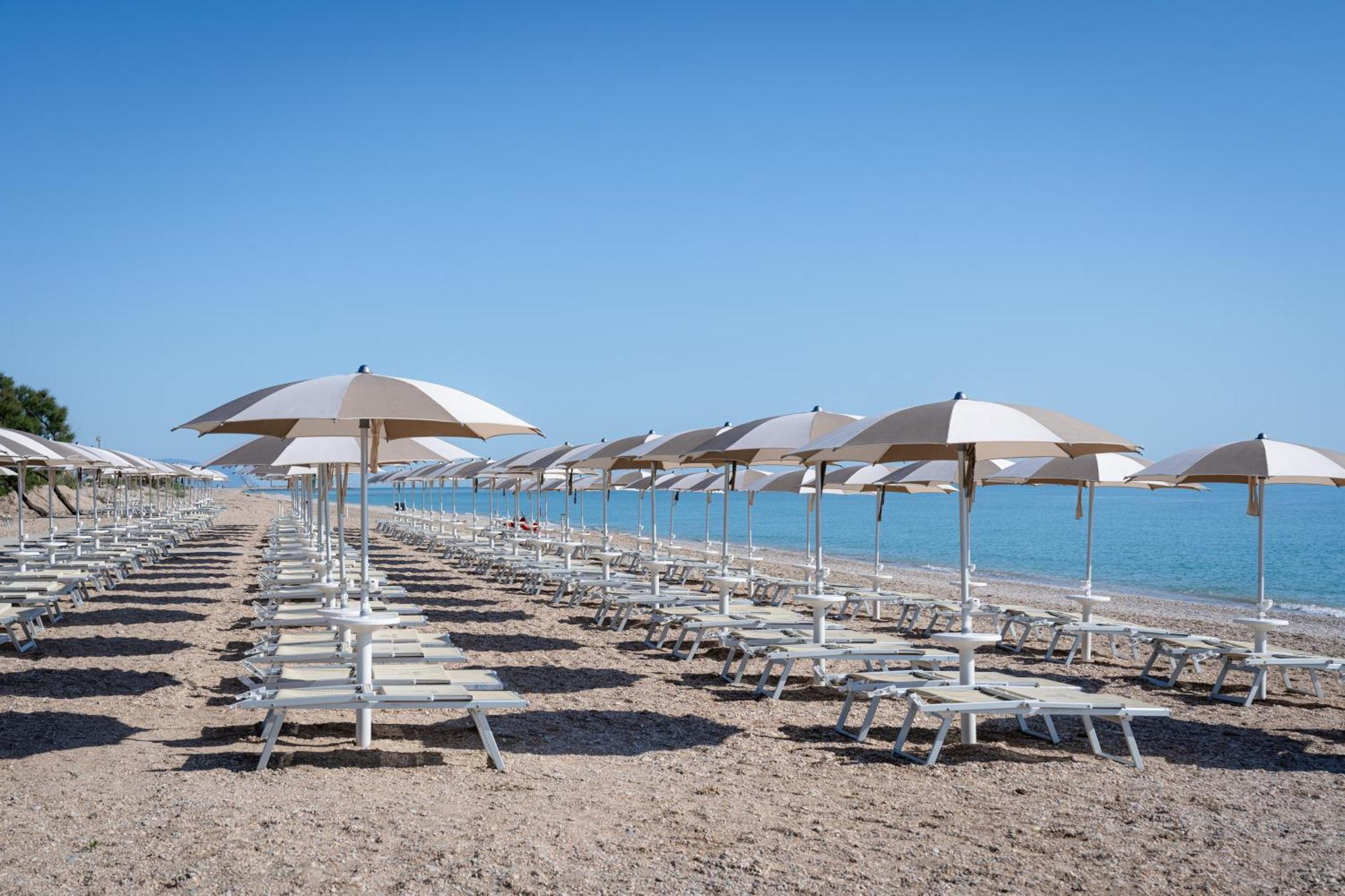 La Risacca Family Camping Village Porto SantʼElpidio Esterno foto