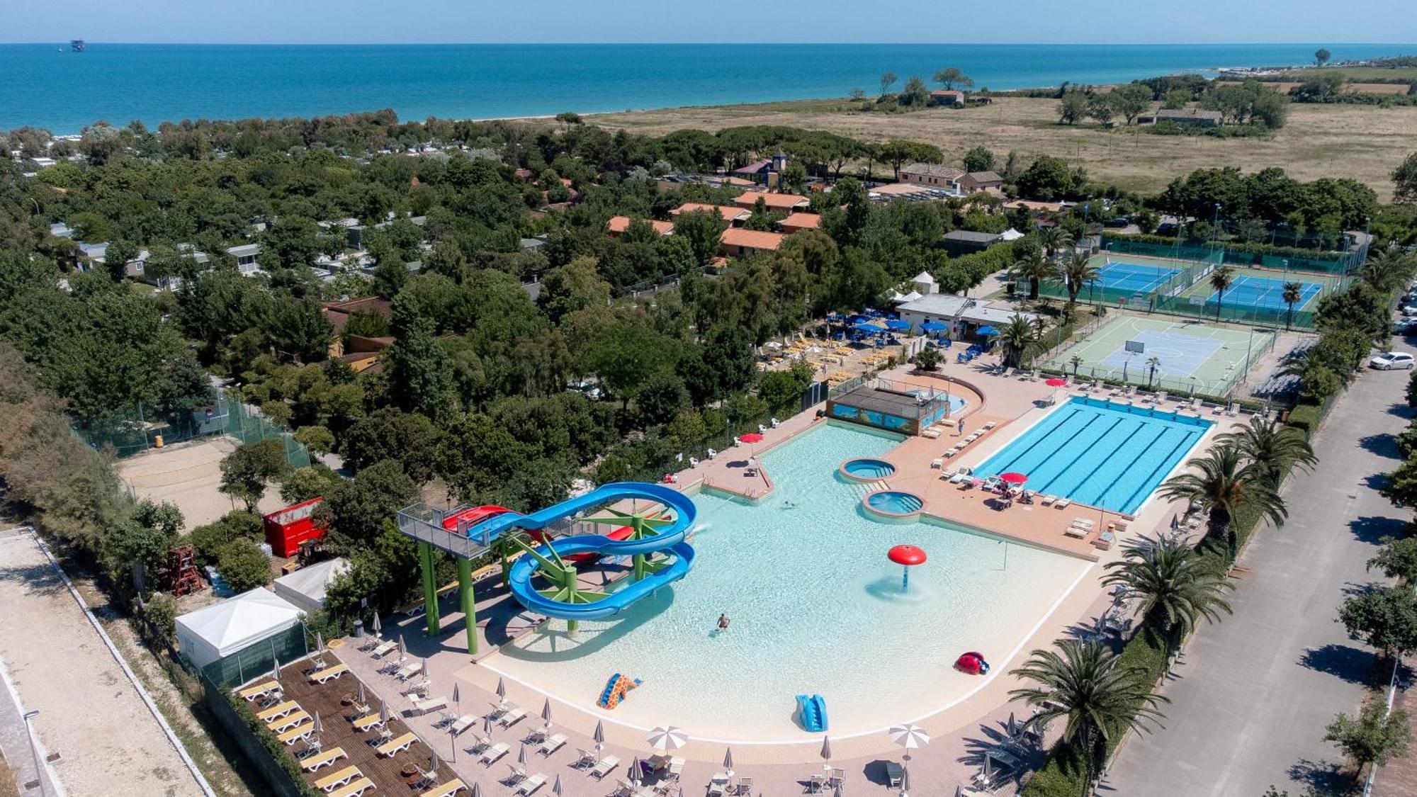 La Risacca Family Camping Village Porto SantʼElpidio Esterno foto
